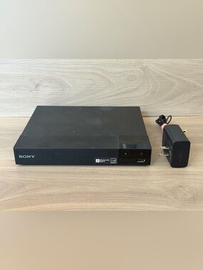 Sony BDP-S3700 Blu-Ray Player 1080p HD - Built-In WiFi & Streaming Apps